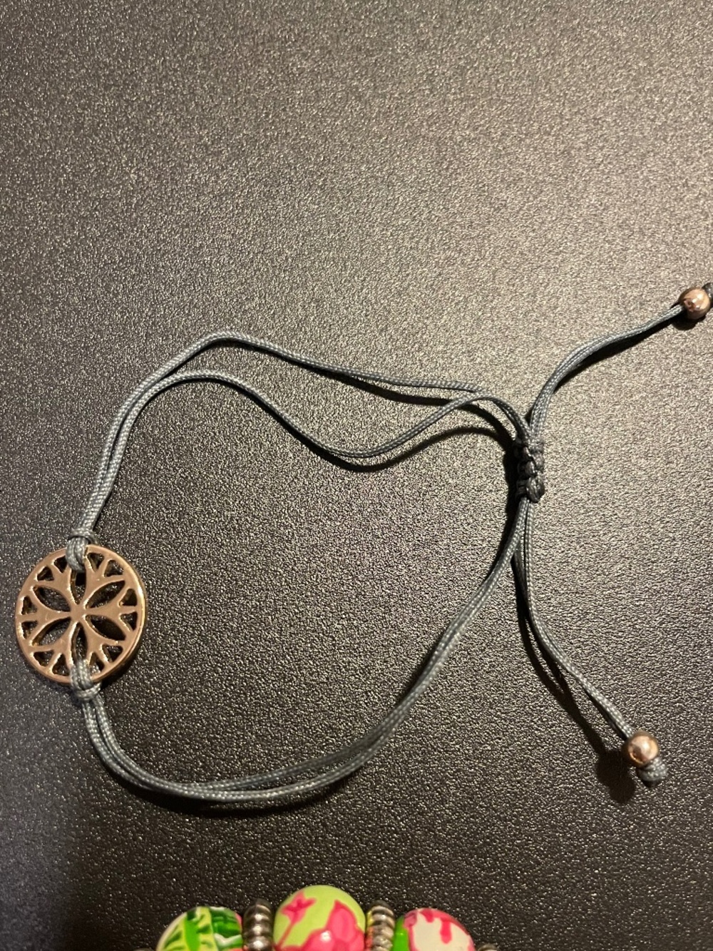 Gold and gray flower string bracelet
